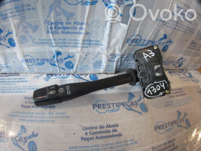 Mazda 121 Otros interruptores/perillas/selectores 