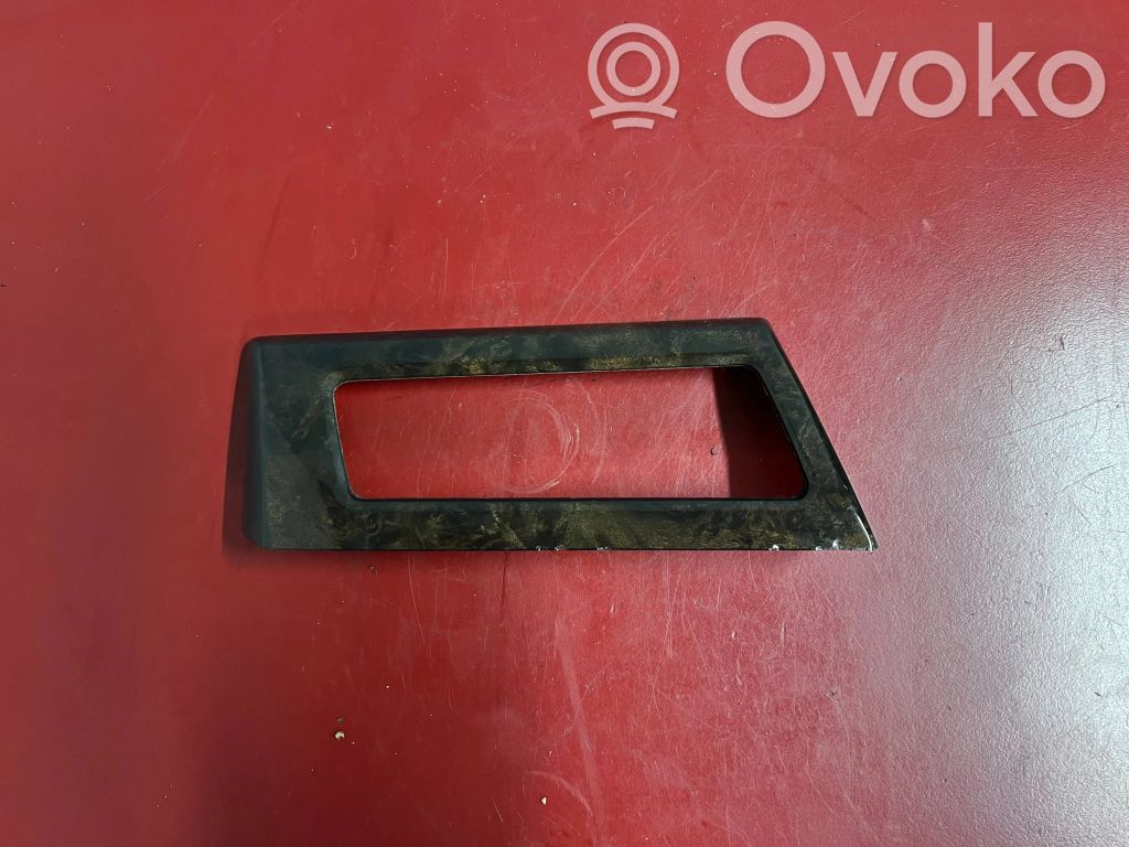 Moldura de la guantera   7063137
