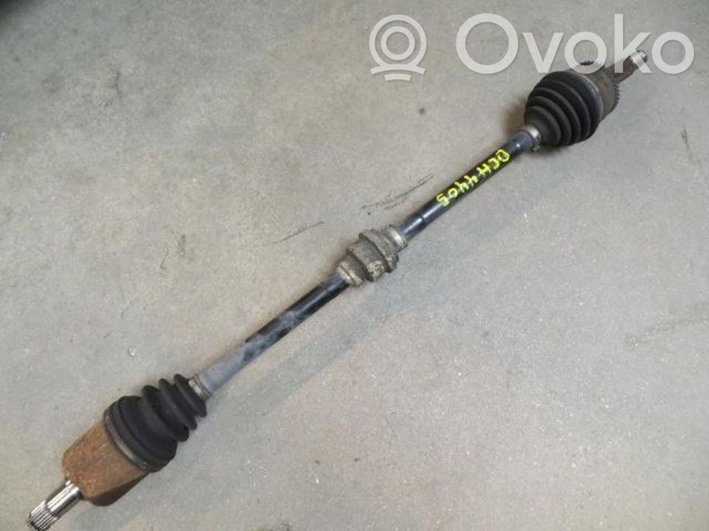 Mitsubishi Carisma Priekšējā pusass 