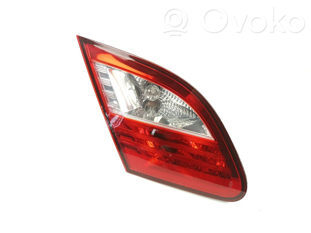 Chrysler Sebring (ST-22 - JR) Galinis žibintas dangtyje 