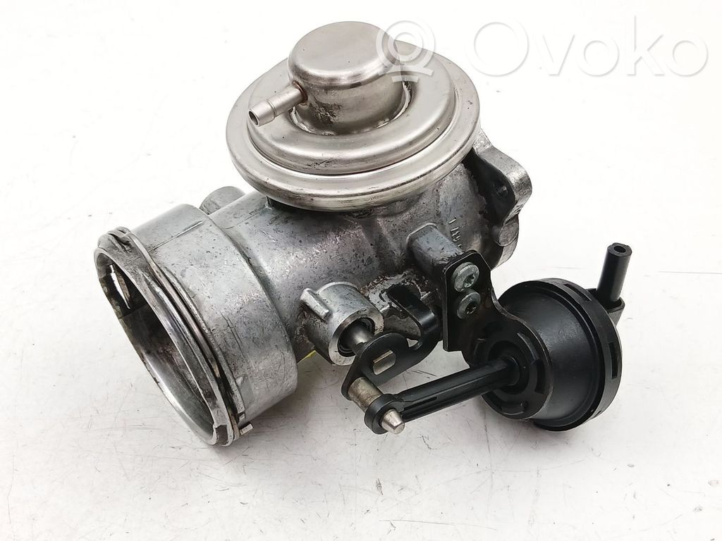 Válvula EGR   038129637L,038131501AA
