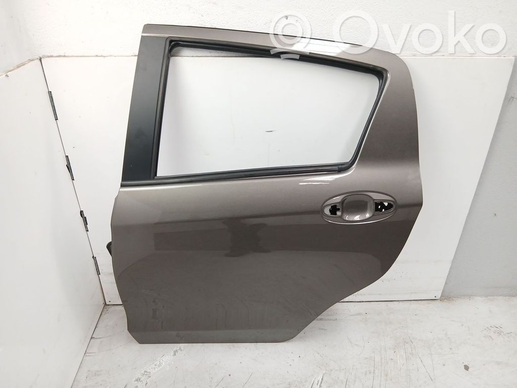 Puerta trasera   670040D210