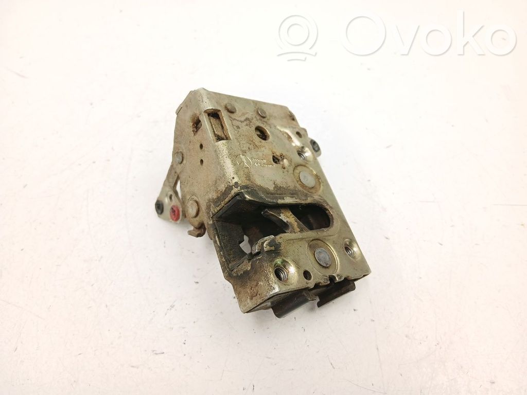 Peugeot 205 Priekšpusē slēdzene 