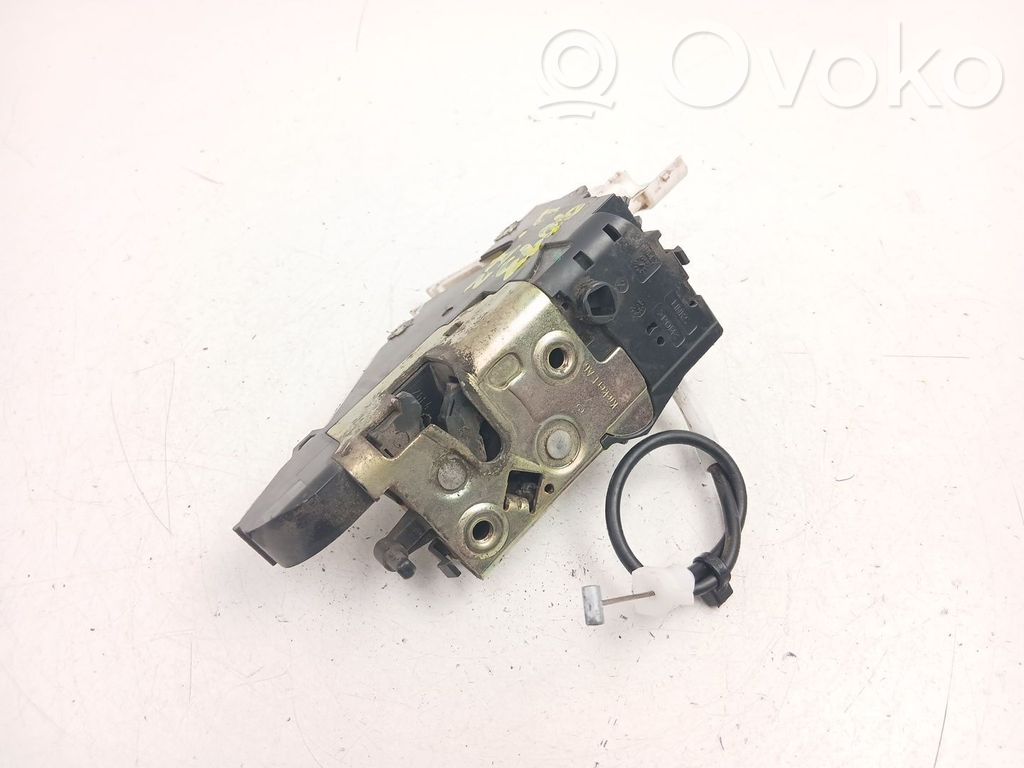 Peugeot 407 Front door lock 