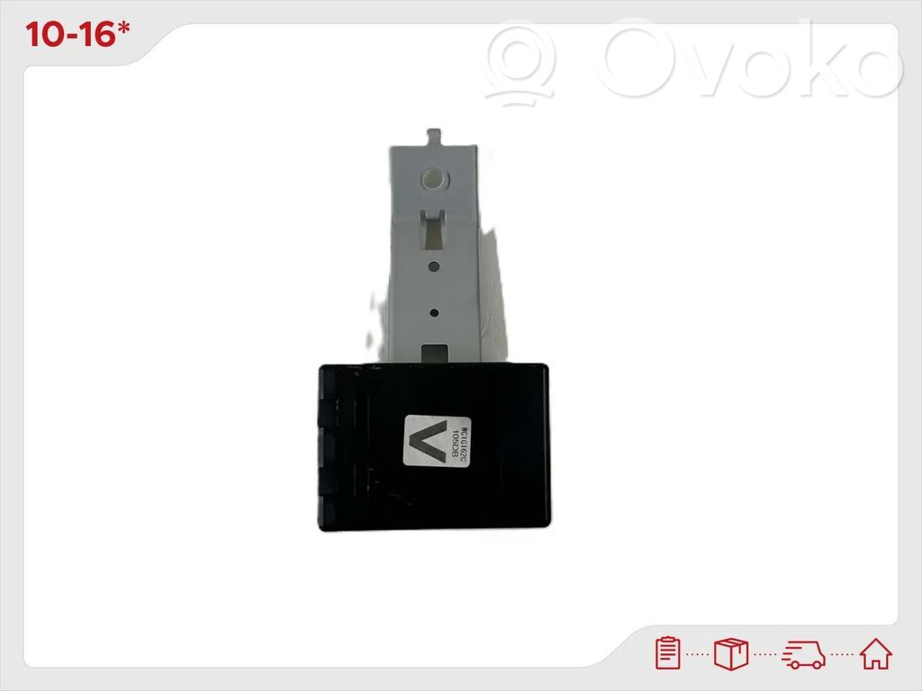 Nissan Juke I F15 Fuse module 