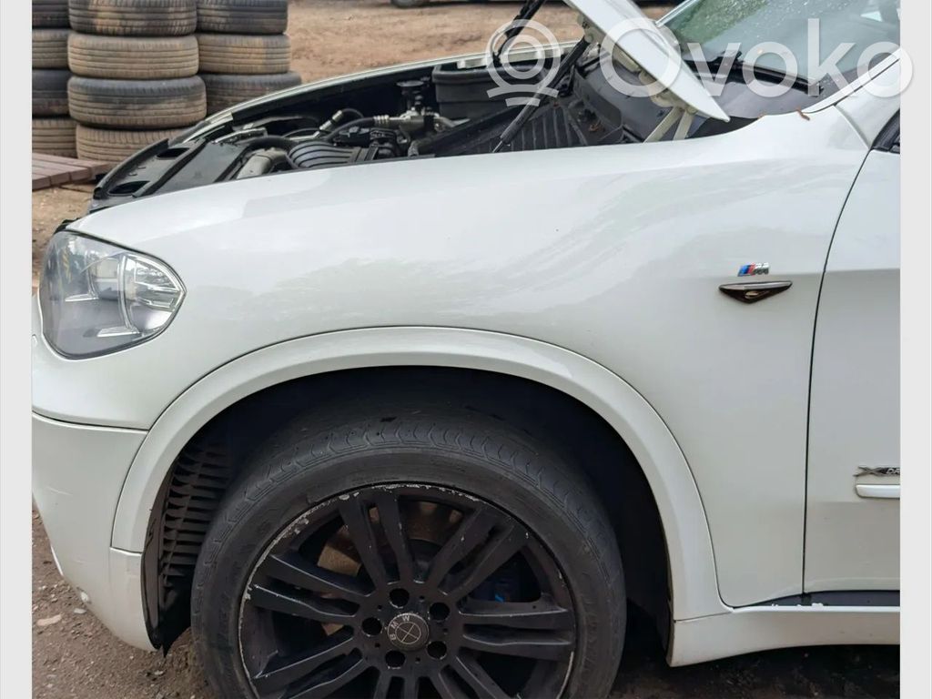 BMW X5 E70 Sparnas 