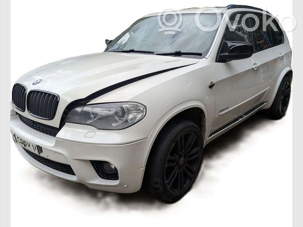 Priekinis ketvirtis   E70LCIMSPORT300