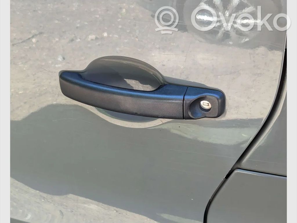 Opel Vivaro Rankena atidarymo išorinė 