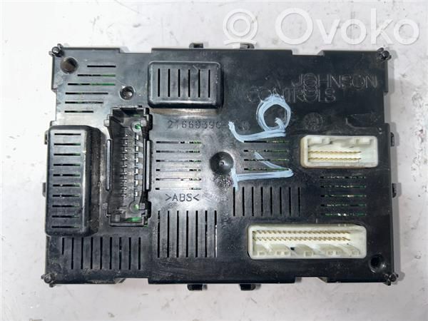 Renault Clio III Drošinātāju bloks 