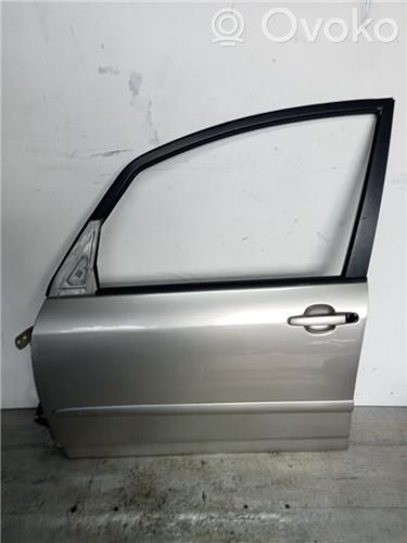 Toyota Corolla Verso E121 Puerta delantera 
