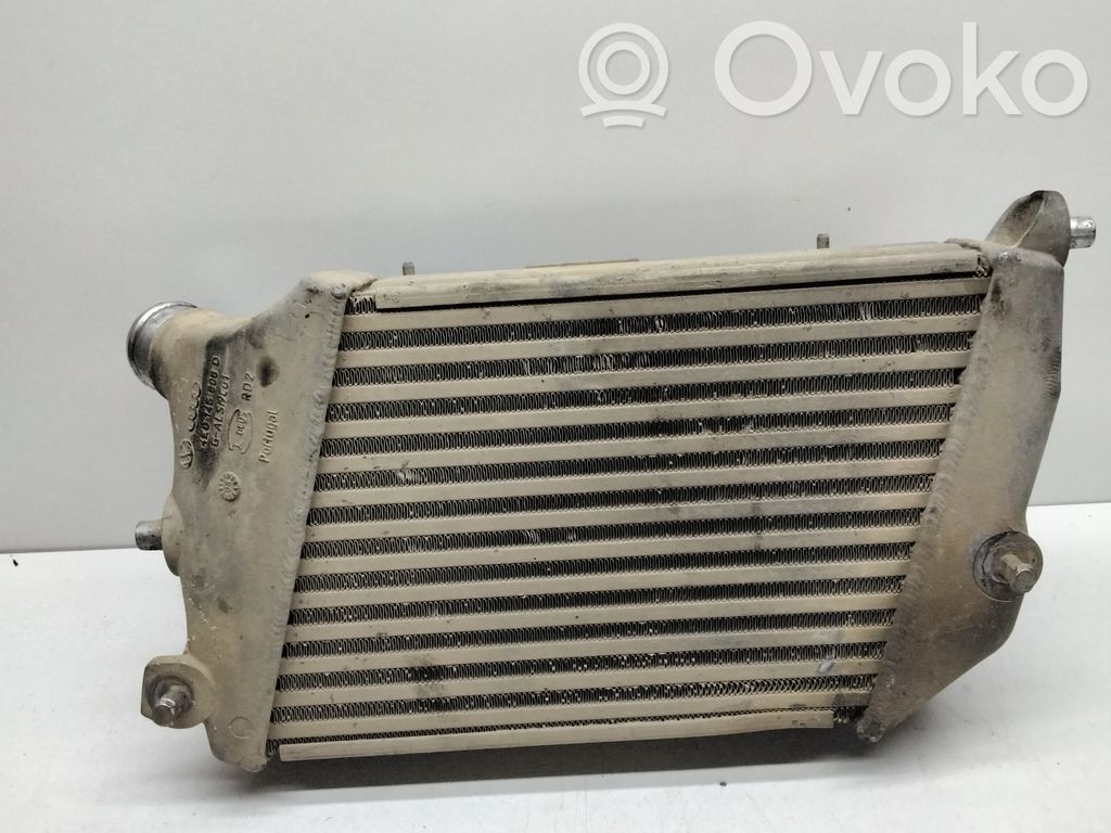 Audi A8 S8 D3 4E Starpdzesētāja radiators 