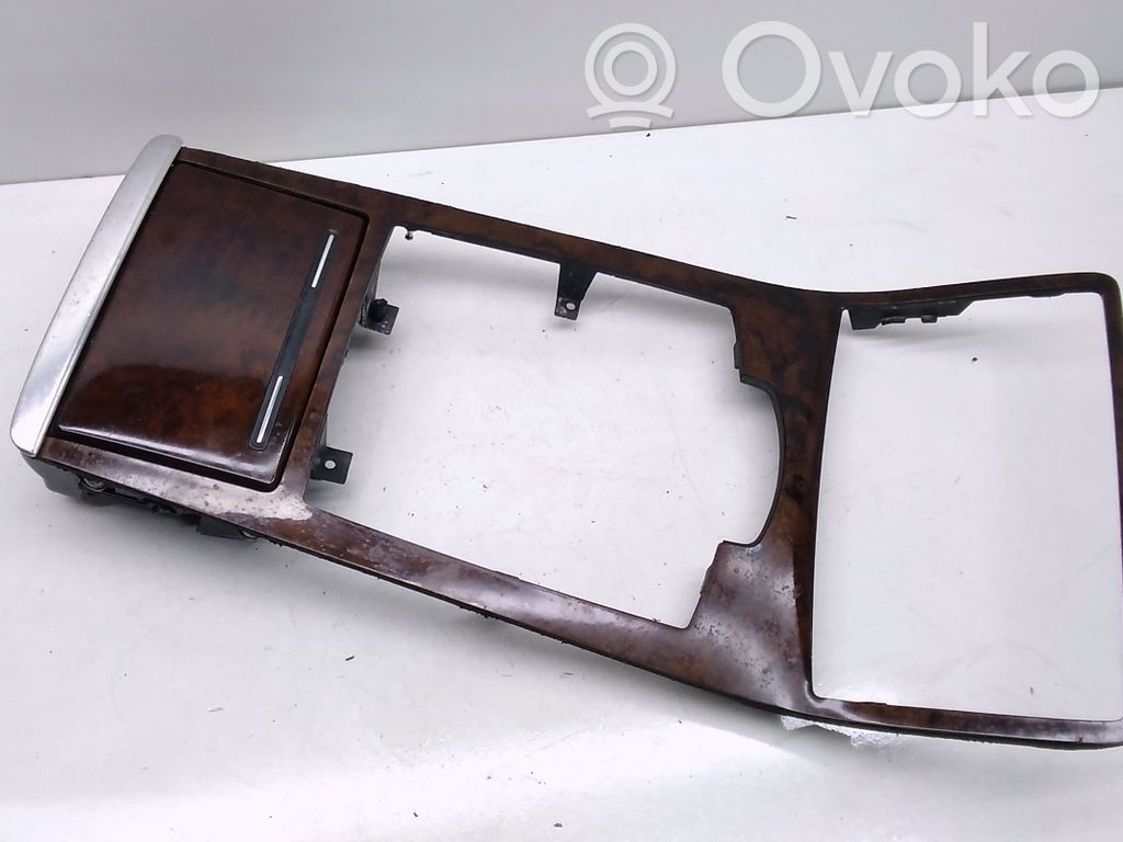 Audi A8 S8 D3 4E Pavarų perjungimo svirties apdaila (plastikinė) 