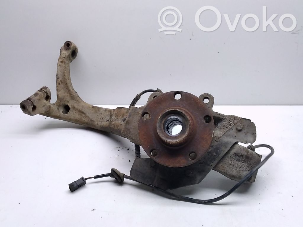 Audi A4 S4 B5 8D Cubo de rueda delantera 