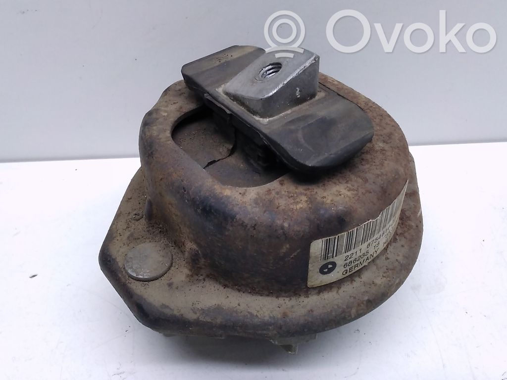 BMW 7 E65 E66 Engine mount bracket 