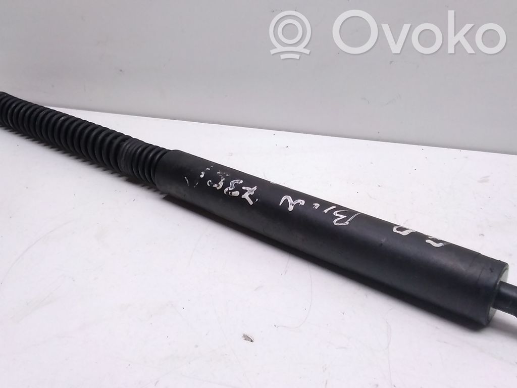 BMW 7 E65 E66 Tailgate strut 