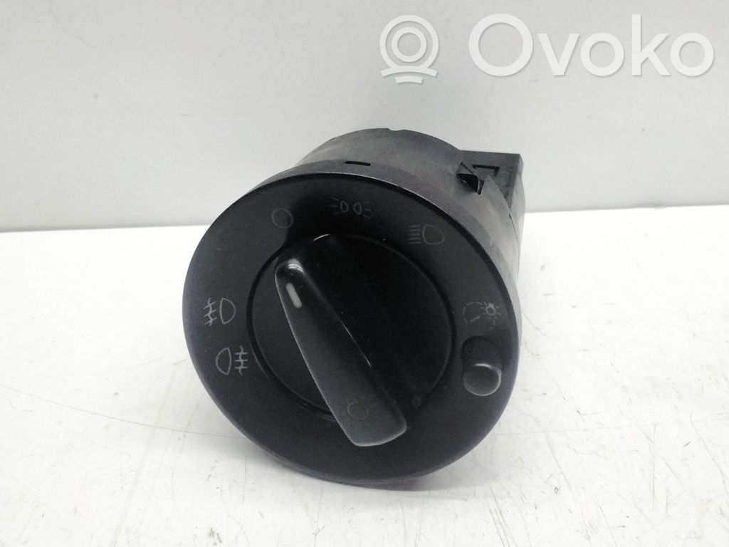 Skoda Octavia Mk1 (1U) Light switch 