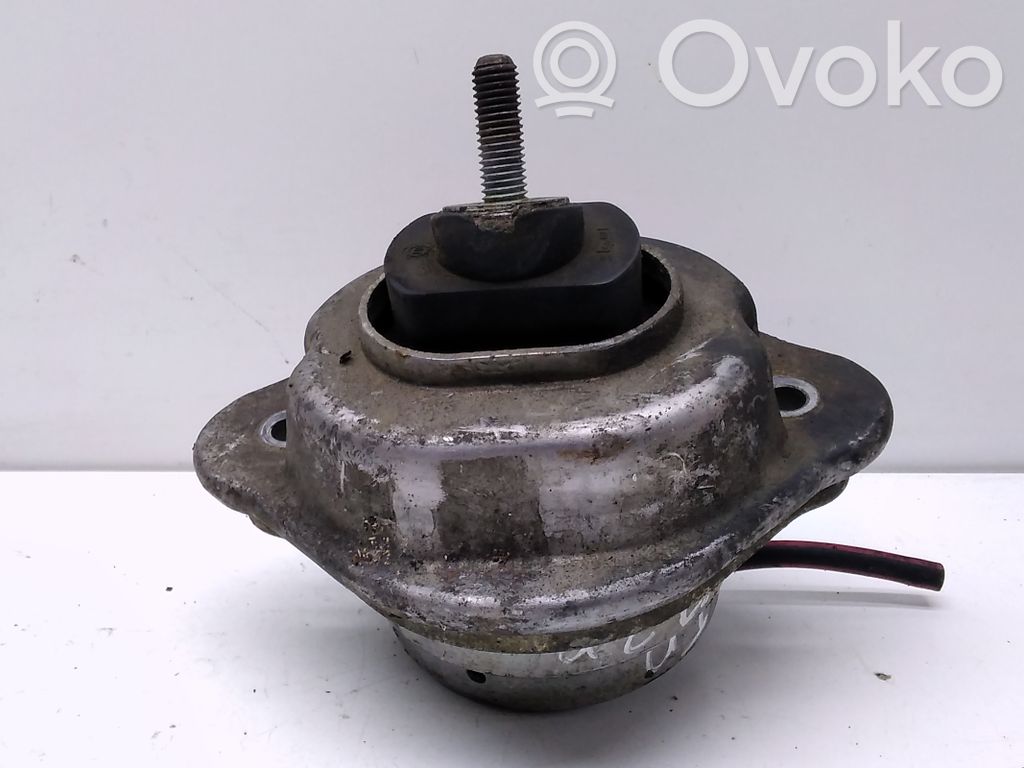 BMW X5 E53 Engine mount bracket 
