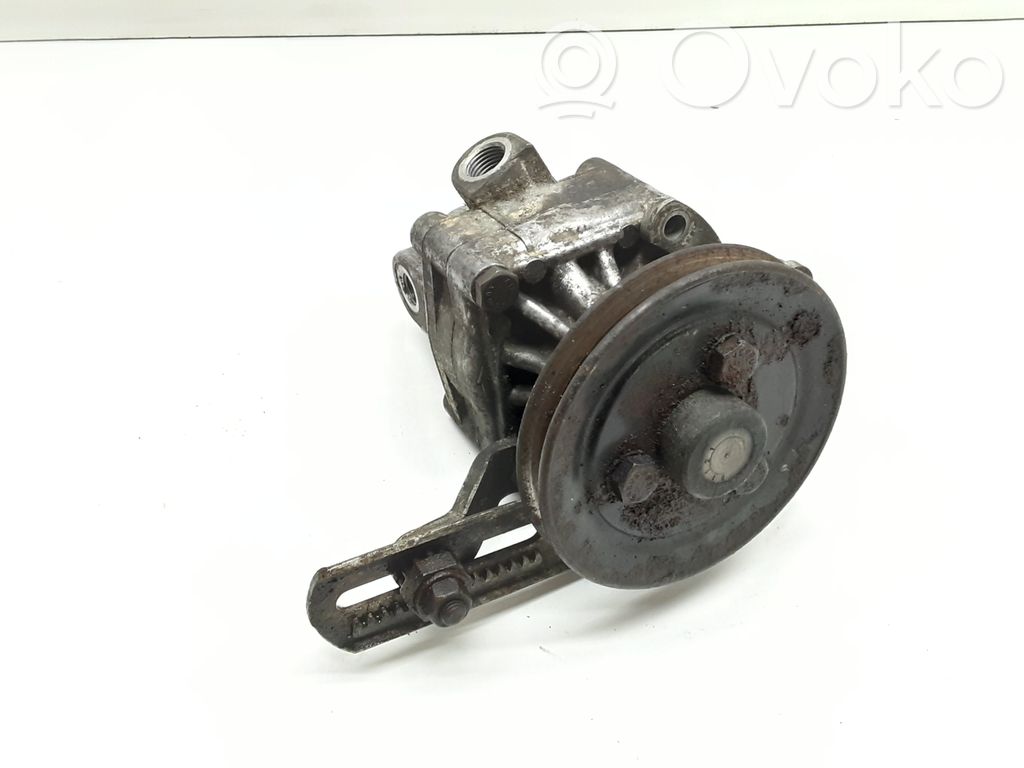 BMW 5 E34 Power steering pump 