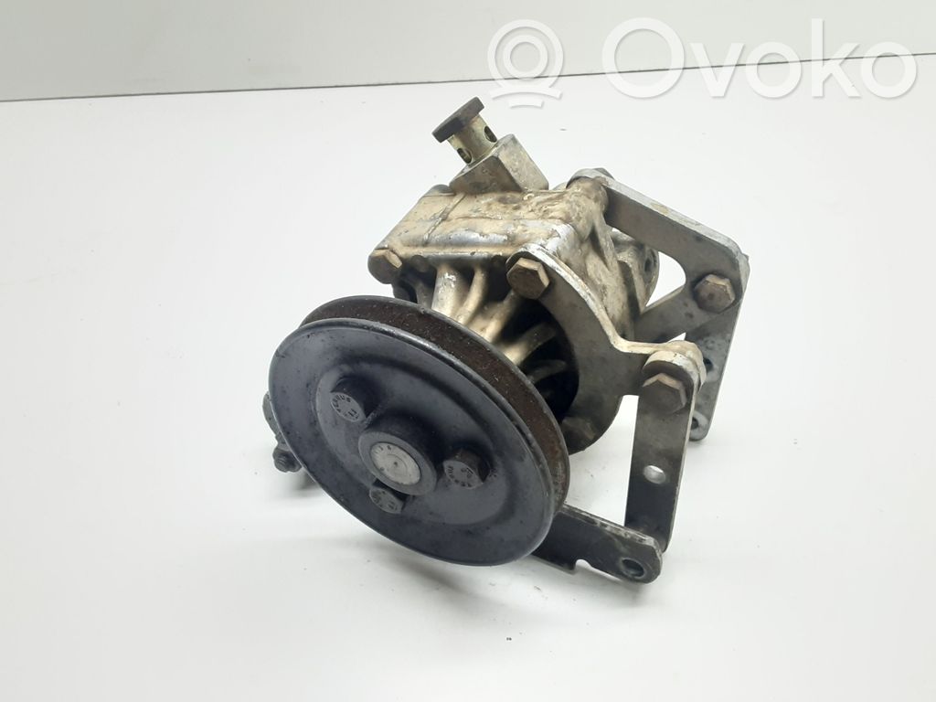 BMW 5 E34 Power steering pump 