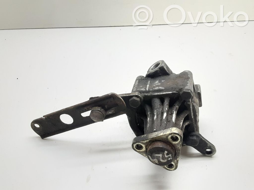 BMW 5 E34 Power steering pump 