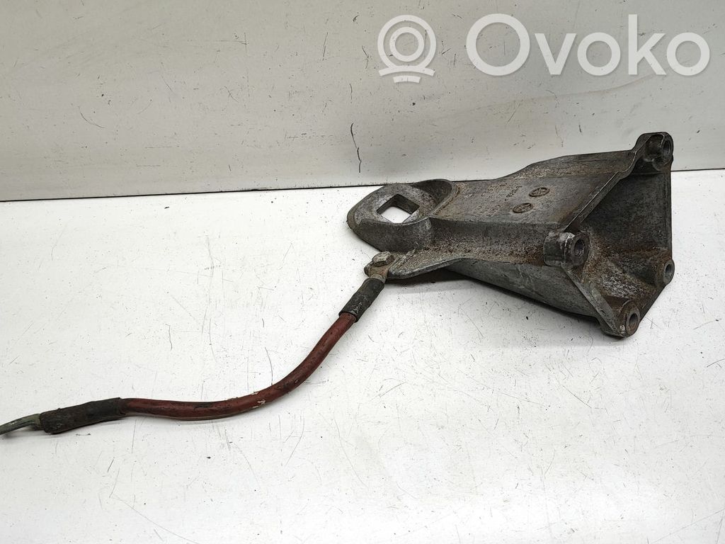 Audi A6 S6 C4 4A Gearbox mounting bracket 