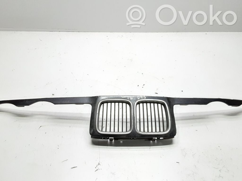 BMW 5 E34 Front bumper upper radiator grill 
