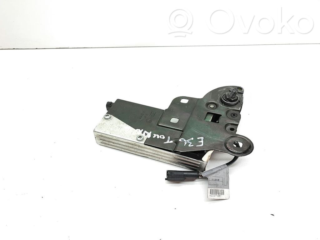 BMW 5 E34 Tailgate window lock/catch/latch 