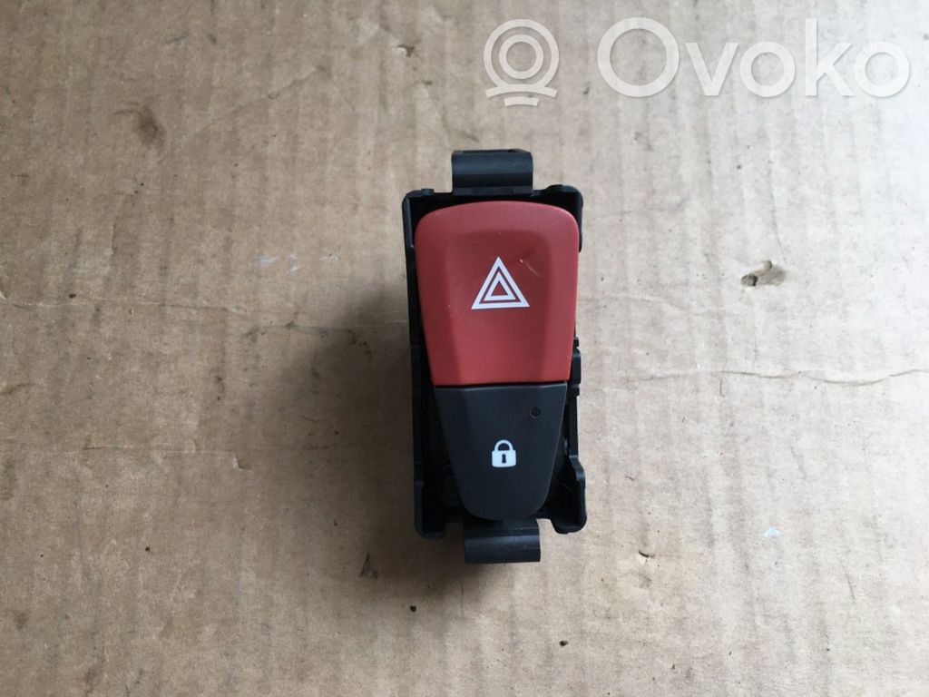 Renault Megane III Hazard light switch 