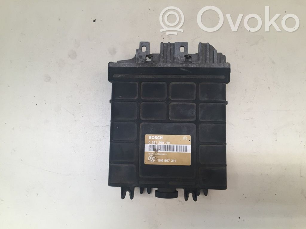 Volkswagen Golf III Engine control unit/module 