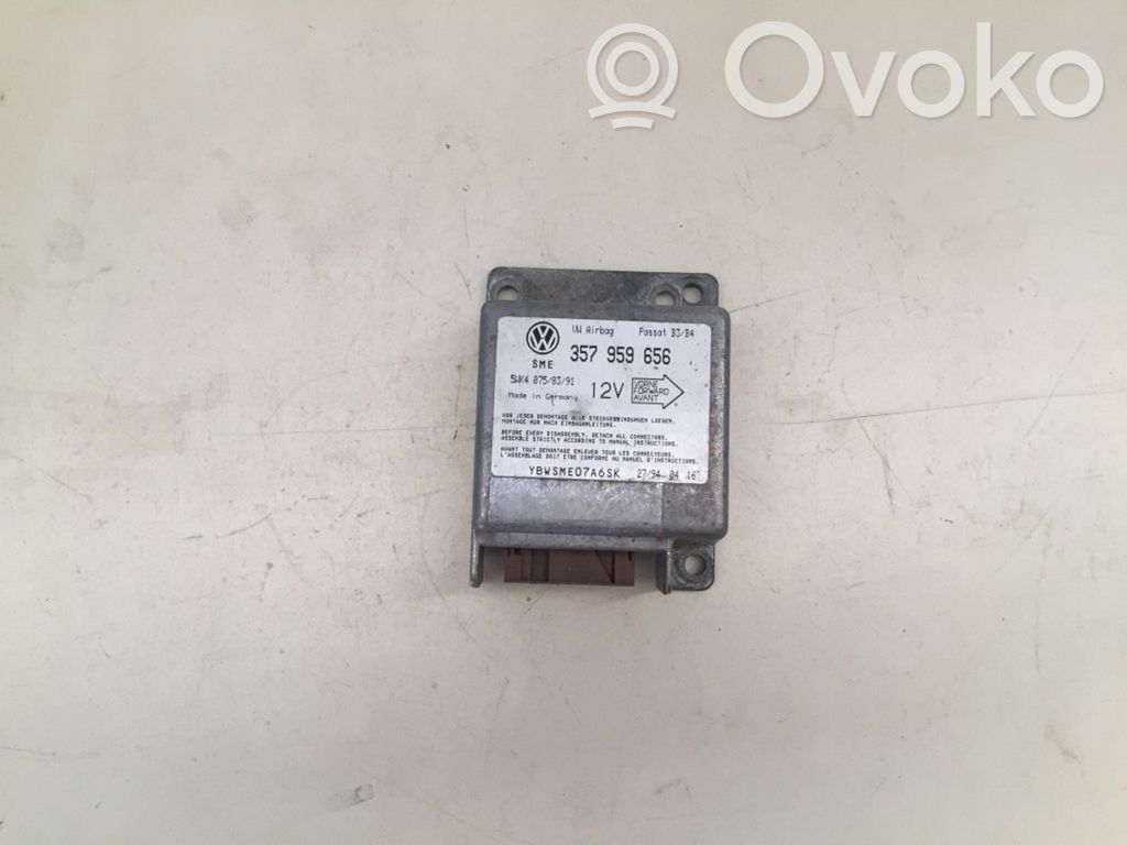 Volkswagen PASSAT B4 Airbag control unit/module 