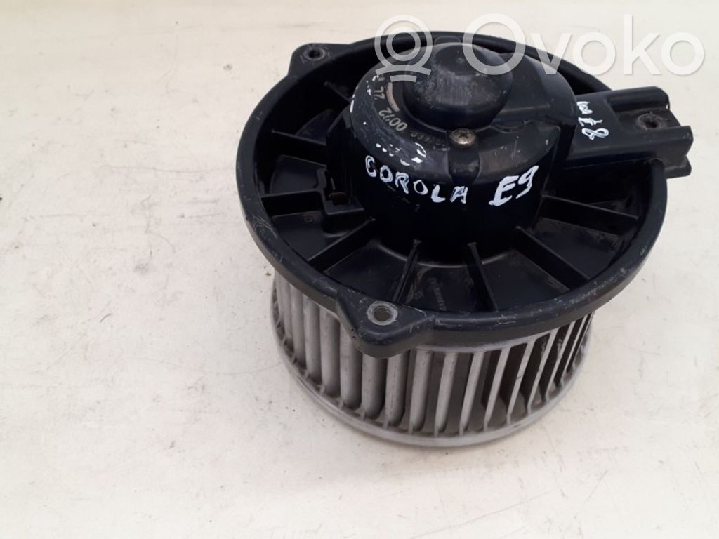 Toyota Corolla E90 Pečiuko ventiliatorius/ putikas 