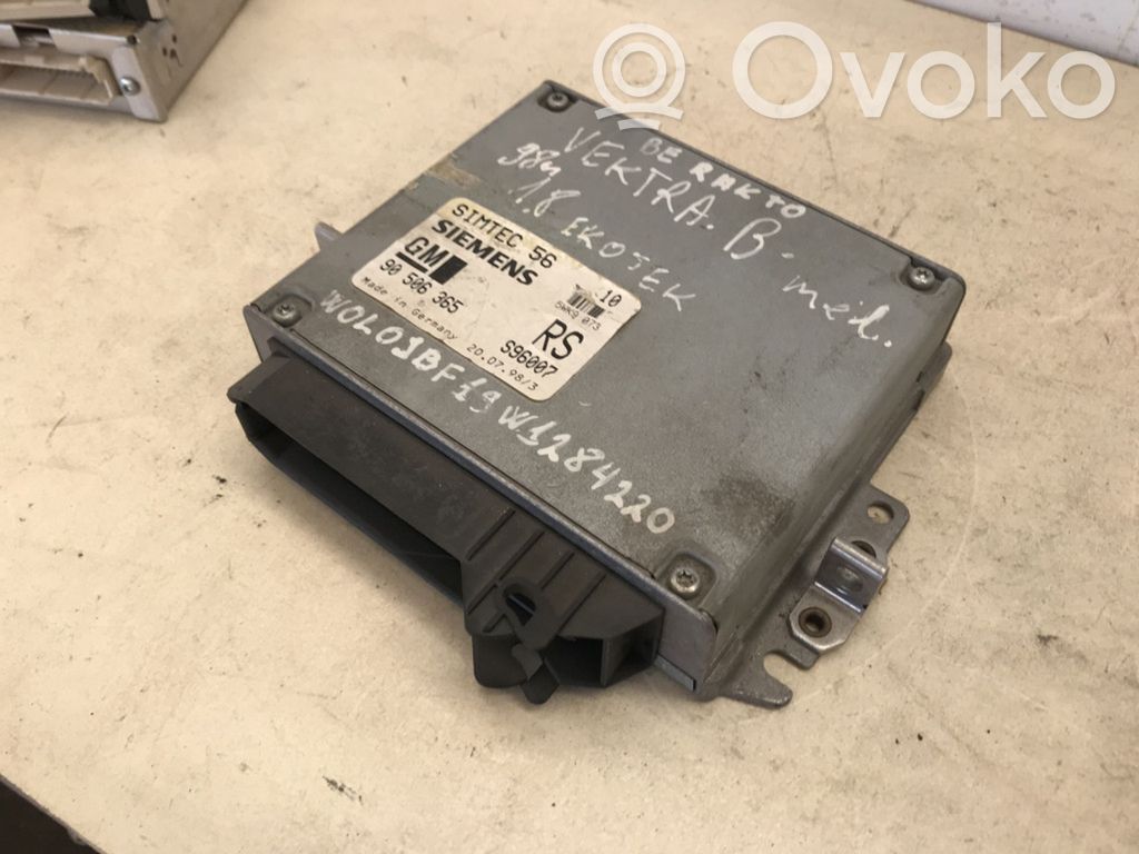 Opel Vectra B Engine control unit/module 