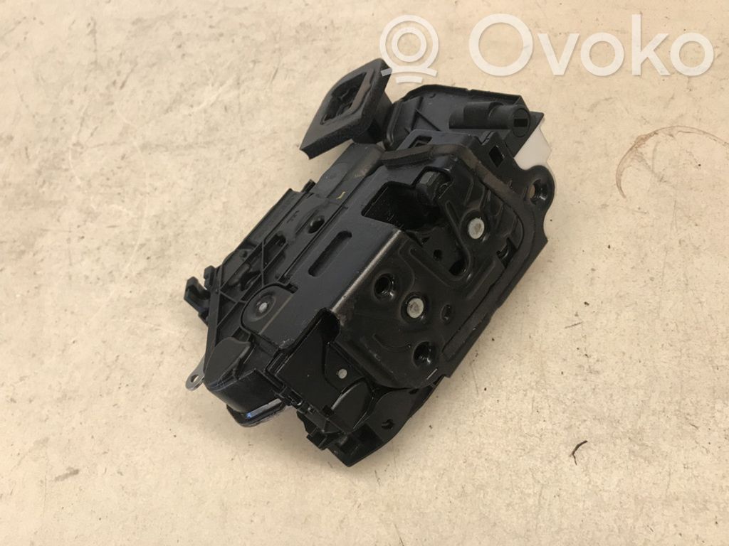 Volkswagen Golf VI Priekšpusē slēdzene 