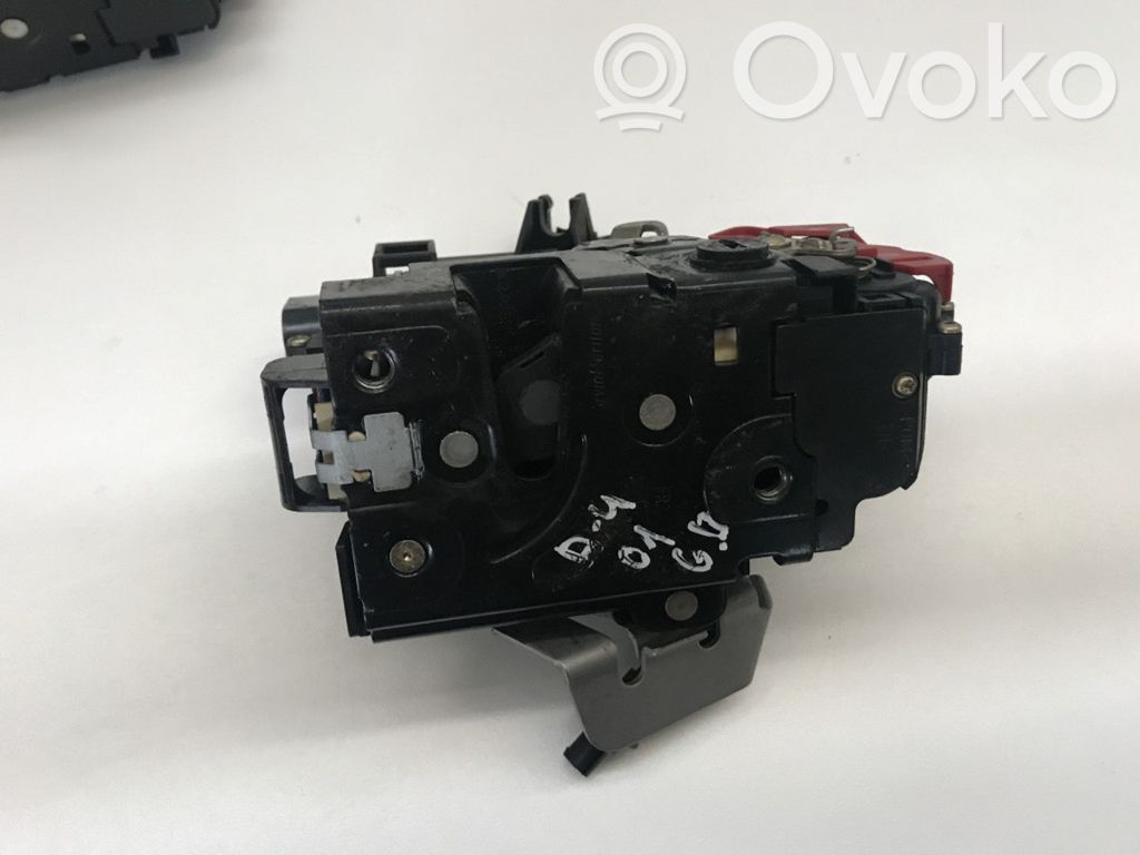 Audi A4 S4 B6 8E 8H Zamek drzwi tylnych 