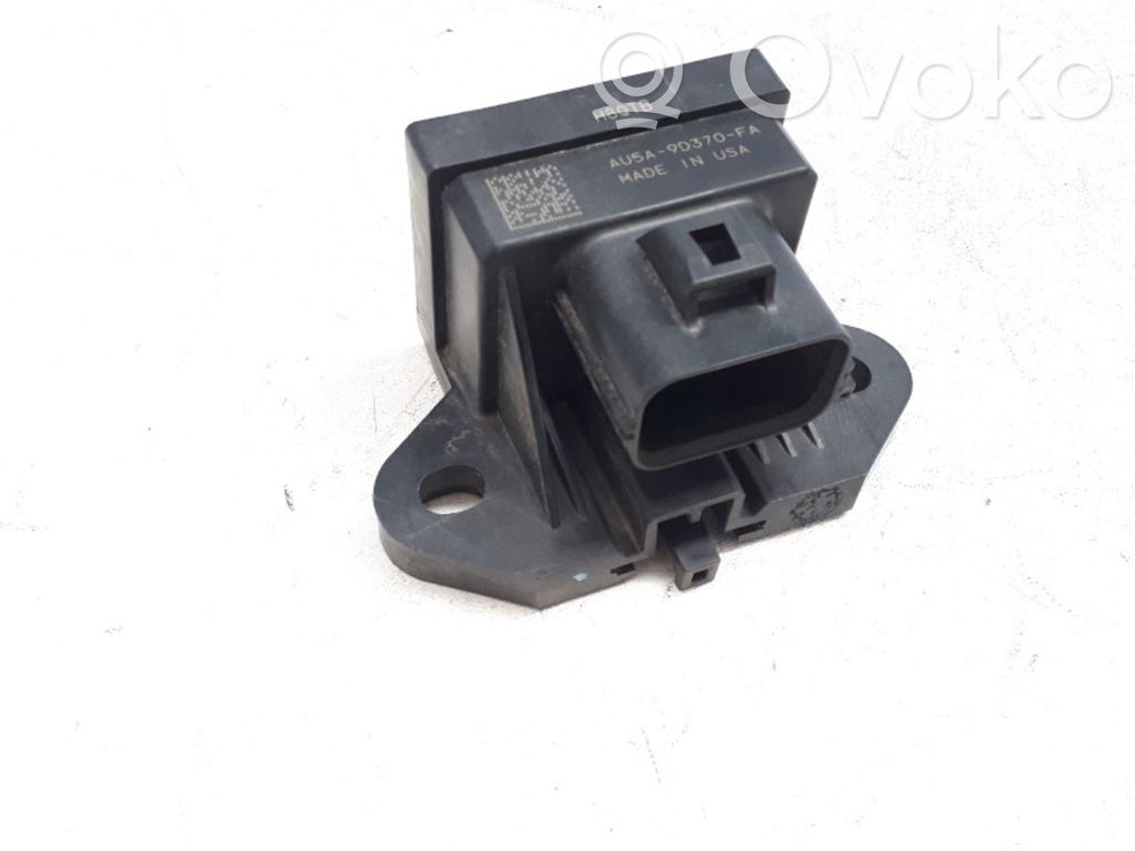 Ford Grand C-MAX Fuel pump relay 