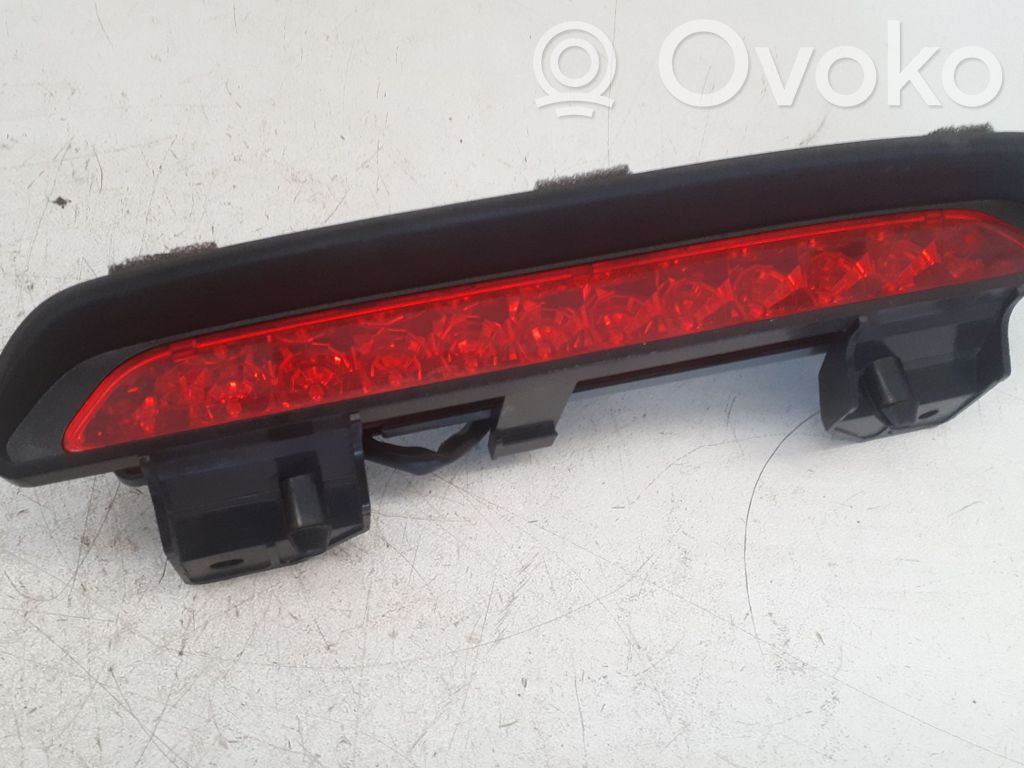 Chevrolet Orlando Third/center stoplight 