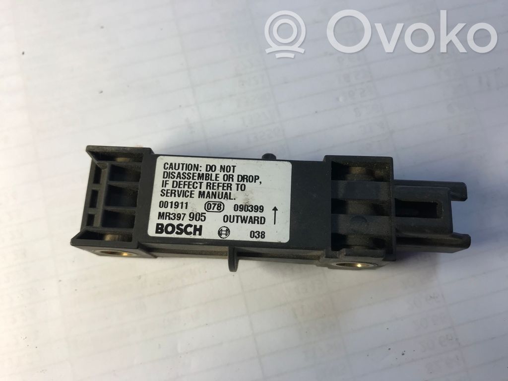 Czujnik uderzenia Airbag   MR397905,090399,001911