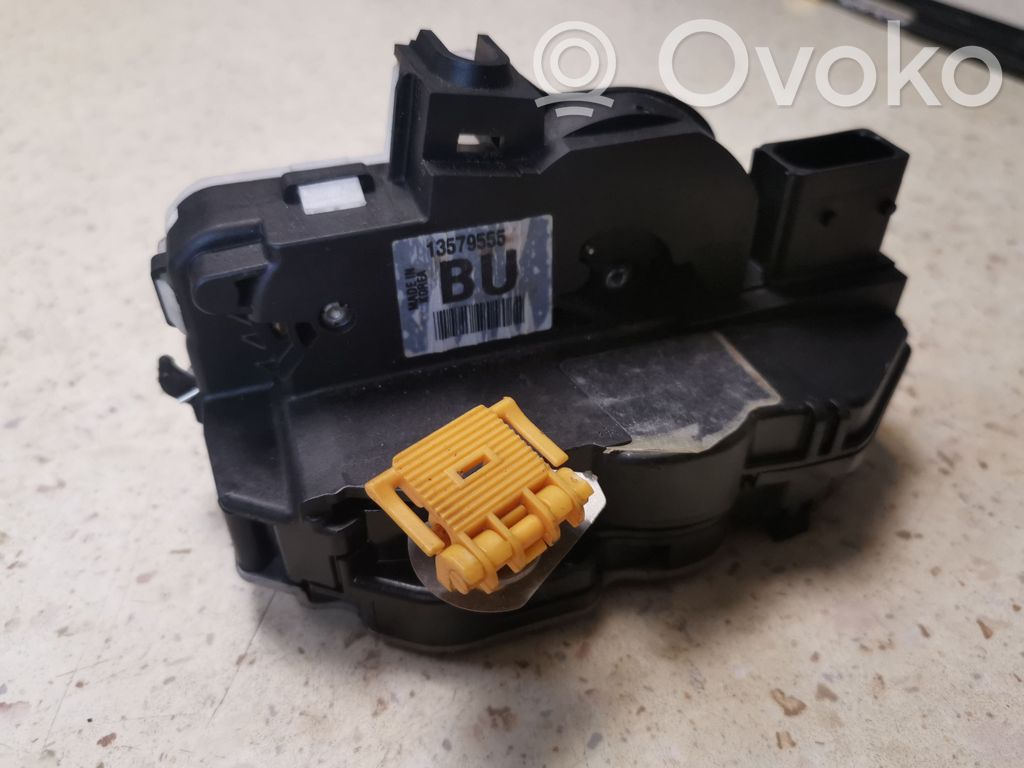 Opel Astra J Etuoven lukko 