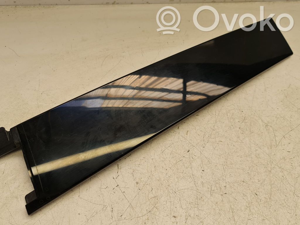 Ford Focus ST Takaoven lasin muotolista 