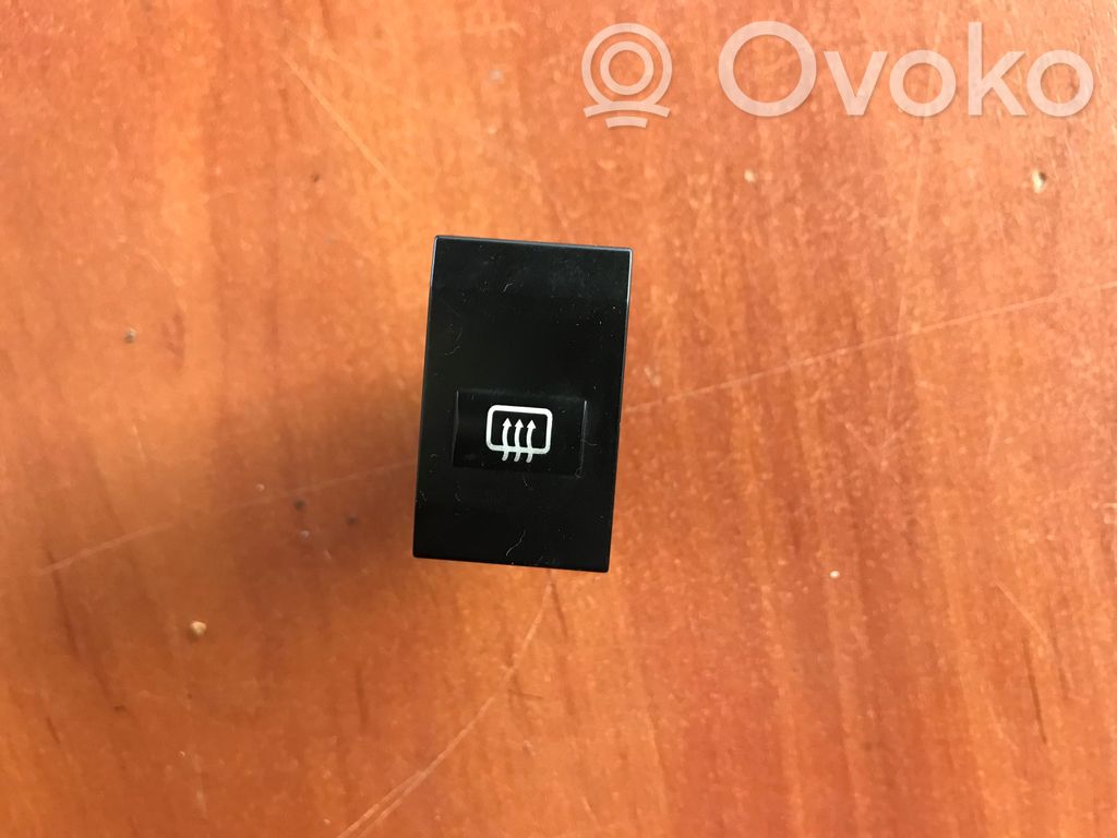 KIA Sorento Windscreen/window heater switch 