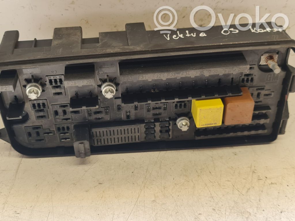 Opel Vectra C Fuse module 