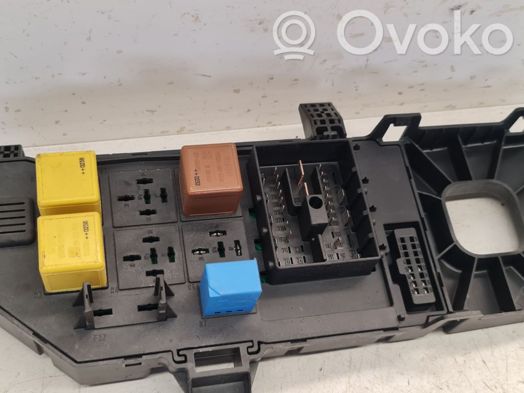 Opel Vectra C Módulo de fusible 