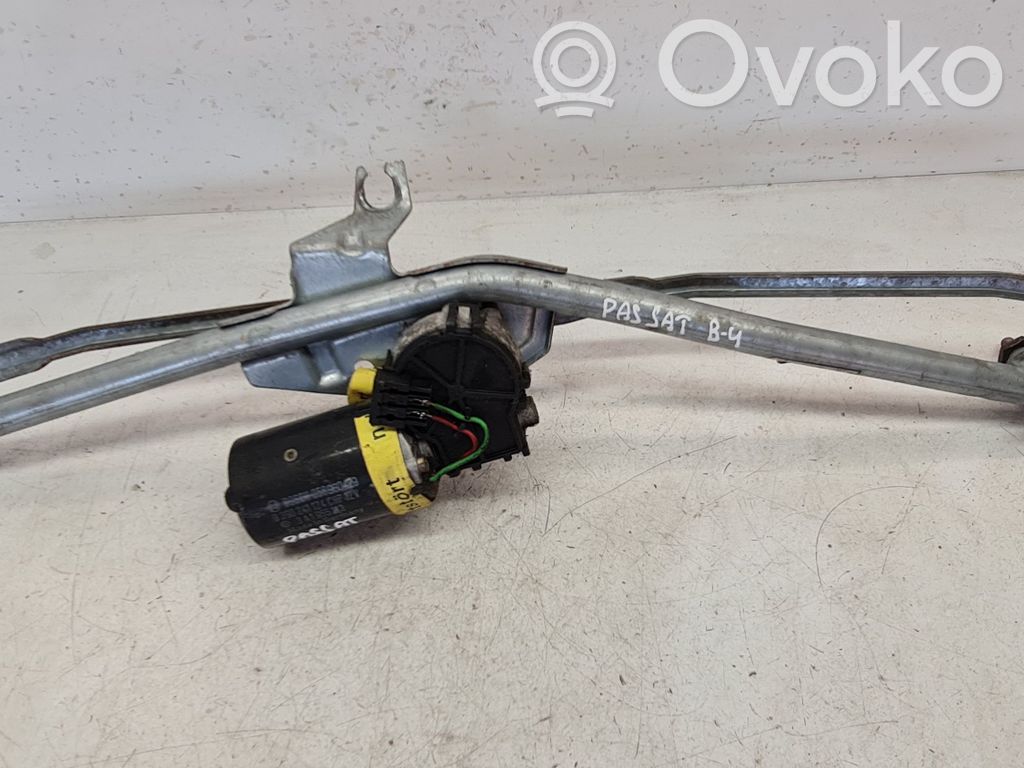 Volkswagen PASSAT B4 Mechanizm i silniczek wycieraczek szyby przedniej / czołowej 