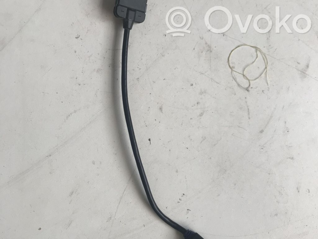 Audi A4 S4 B8 8K USB socket connector 