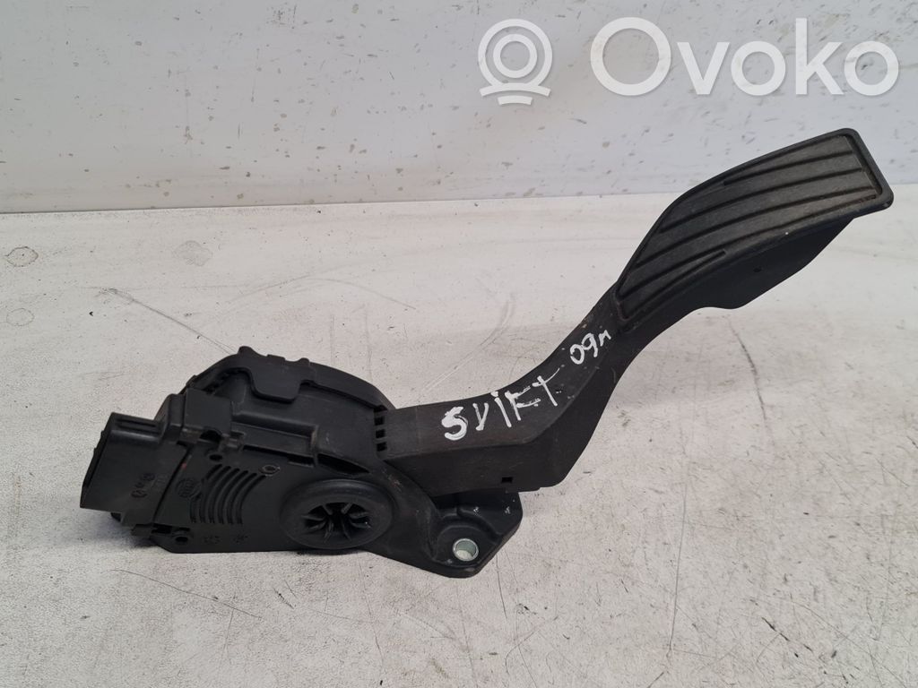 Suzuki Swift I Pedał gazu / przyspieszenia 