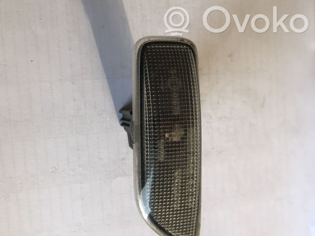 Front fender indicator light   9178688