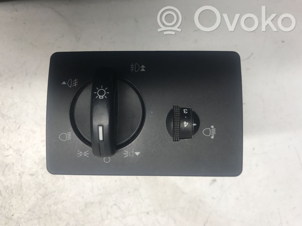Ford Focus Light switch 