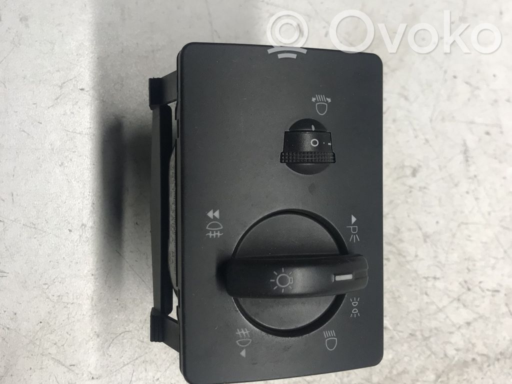 Ford Focus Light switch 