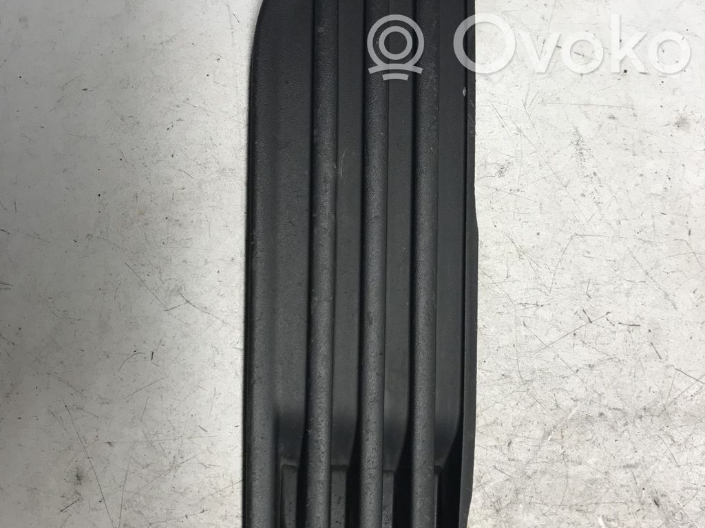 Ford Focus Front bumper lower grill 