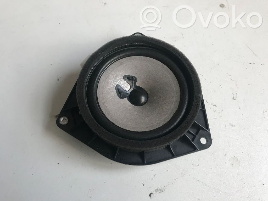 Toyota Corolla Verso E121 Altavoz de la puerta delantera 
